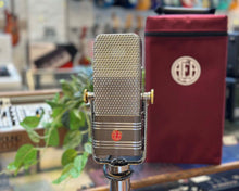 Load image into Gallery viewer, AEA A440 Ribbon Microphone