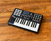 Load image into Gallery viewer, AKAI MPK25