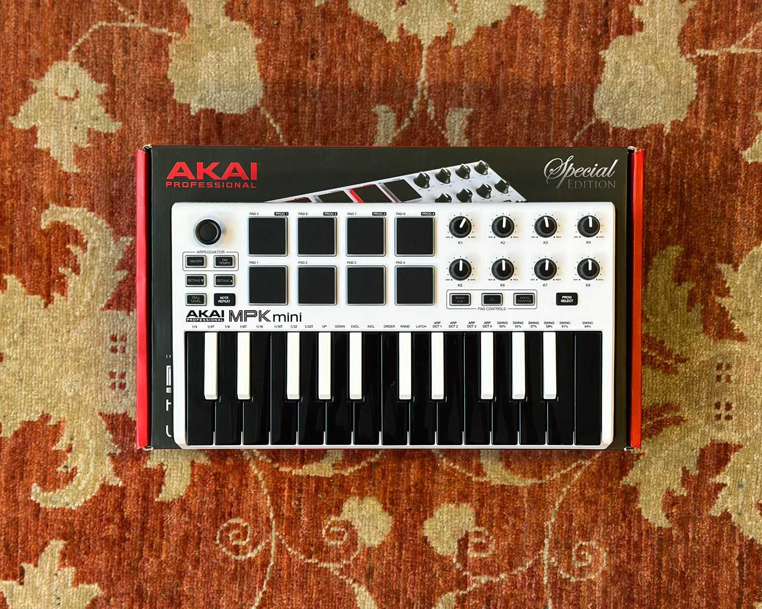 AKAI MPK mini Mk2 SE White – Found Sound AKAI MPK mini Mk2 SE White – Found Sound