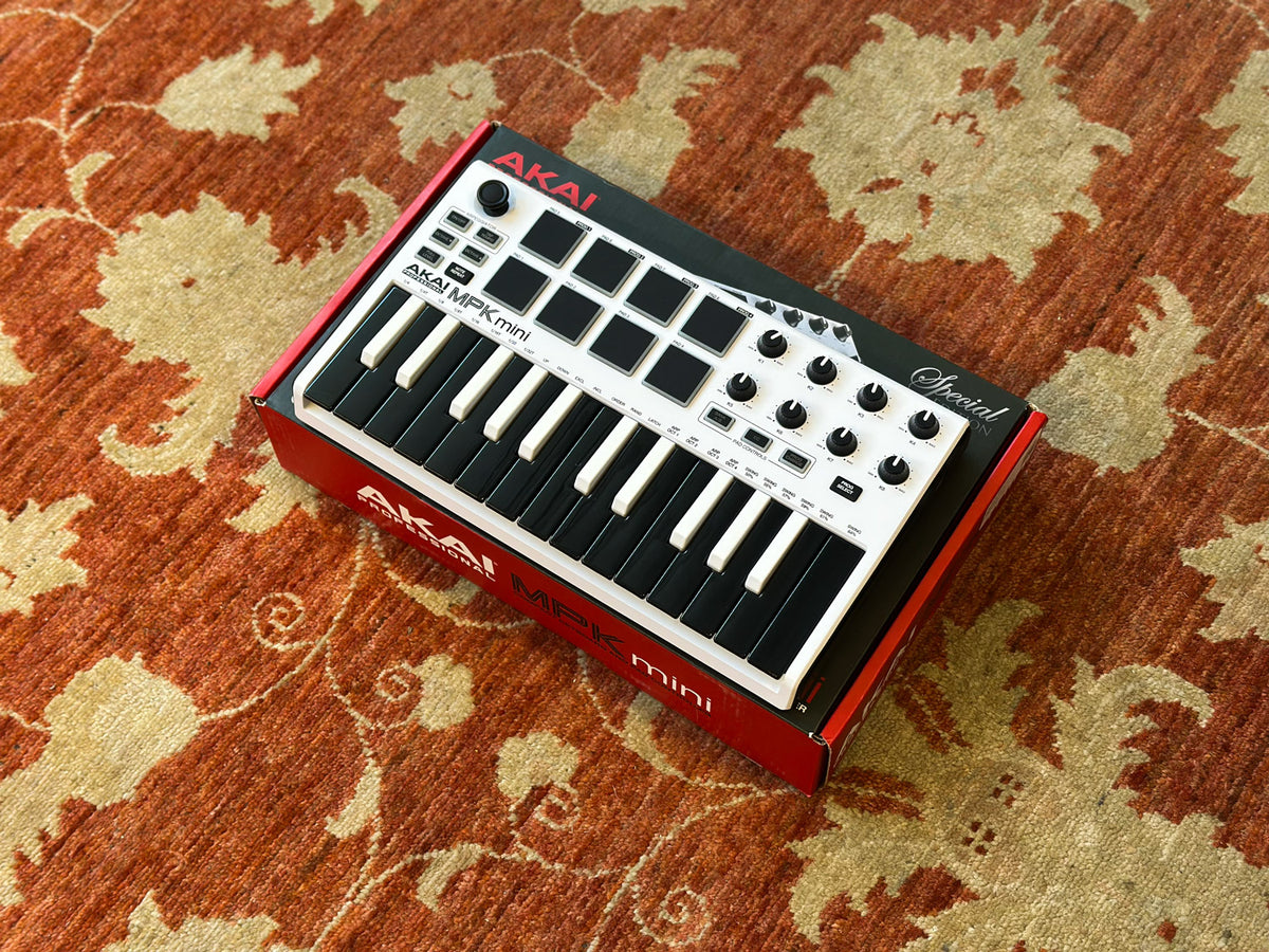 AKAI MPK mini Mk2 SE White – Found Sound