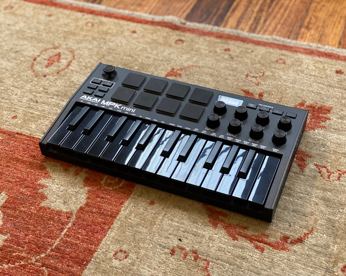 AKAI MPK Mini SE Black – Found Sound
