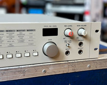 Load image into Gallery viewer, AKAI S01 Digital Sampler - 100V with EXM-01 RAM Expansion