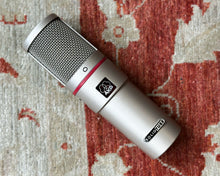 Load image into Gallery viewer, AKG Solidtube Valve Mic w/ Preamp & Hardcase