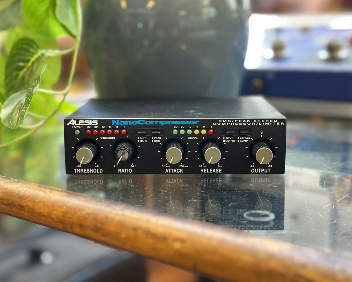 Alesis NanoCompressor コンプレッサー Used Alesis NanoCompressor Stereo Compressor/Limiter | Cream