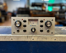 Load image into Gallery viewer, Alctron MP-100 Tube Microphone Preamp