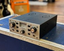 Load image into Gallery viewer, Alctron MP-100 Tube Microphone Preamp