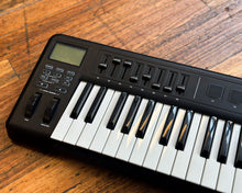 Load image into Gallery viewer, Alesis QX61 Midi Keyboard