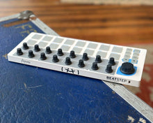 Load image into Gallery viewer, Arturia Beatstep