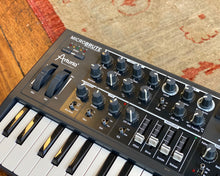 Load image into Gallery viewer, Arturia MicroBrute