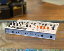 Load image into Gallery viewer, Arturia Microfreak Vocoder Edition