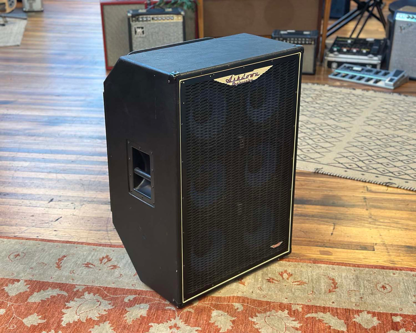 Ashdown ABM 610 900W 4Ω Bass Cabinet