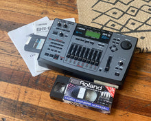 Load image into Gallery viewer, BOSS BR-8 24 Bit 8-Track Digital Recording Workstation
