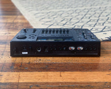 Load image into Gallery viewer, BOSS BR-8 24 Bit 8-Track Digital Recording Workstation