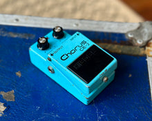 Load image into Gallery viewer, BOSS CE-2 Chorus Compact Effects Pedal