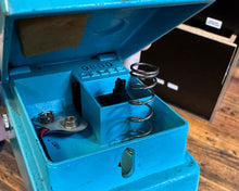 Load image into Gallery viewer, BOSS CE-2 Chorus - Long Dash / Silver Screw