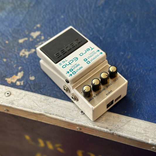 BOSS TE-2 Tera Echo