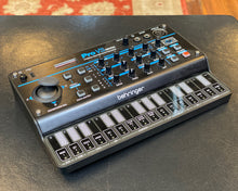 Load image into Gallery viewer, Behringer Pro VS Mini