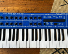 Load image into Gallery viewer, Behringer Wave 8-Voice Multi-Timbral Hybrid Synth