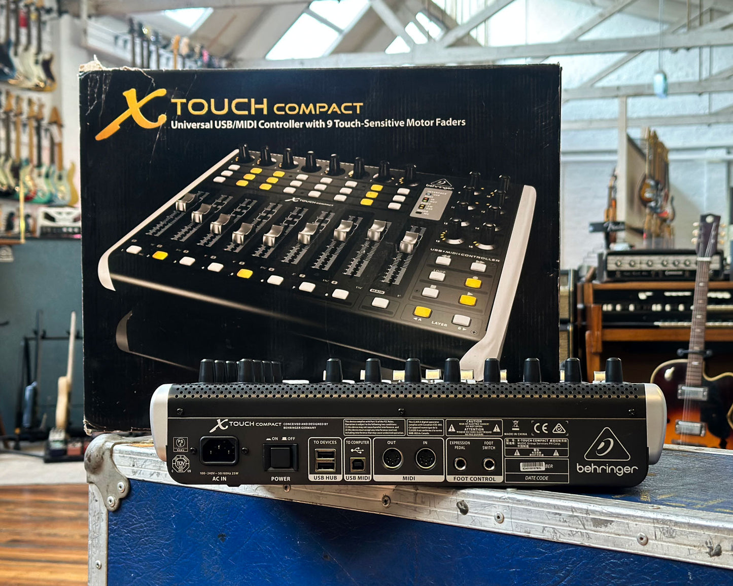 Behringer X Touch Compact 9-Fader USB/MIDI Controller