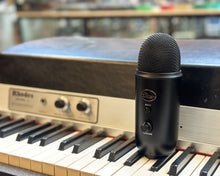 Load image into Gallery viewer, Blue Microphones Yeti USB Microphone