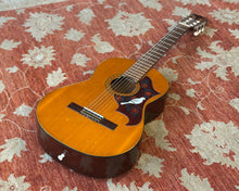 Load image into Gallery viewer, Bolero SG100 - 'Dove' Classical