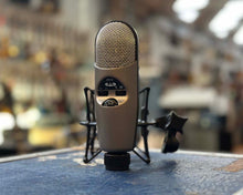 Load image into Gallery viewer, CAD M179 Large-Diaphragm Condenser