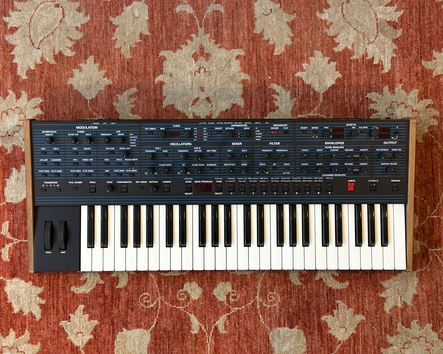 Dave Smith Instruments Oberheim OB-6 Six Voice Analogue Synthesizer