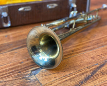 Load image into Gallery viewer, Dellman Trumpet