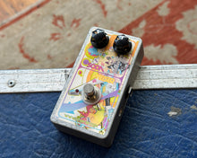 Load image into Gallery viewer, Devi Ever Soda Meiser High-Gain Fuzz