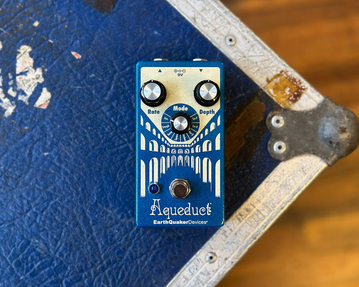 EarthquakerDevices Aqueduct シリアル99 Aqueduct Vibrato — EarthQuaker Devices