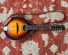 Load image into Gallery viewer, Eastman MD604 Mandolin w/ OHSC, Handrest & Strap