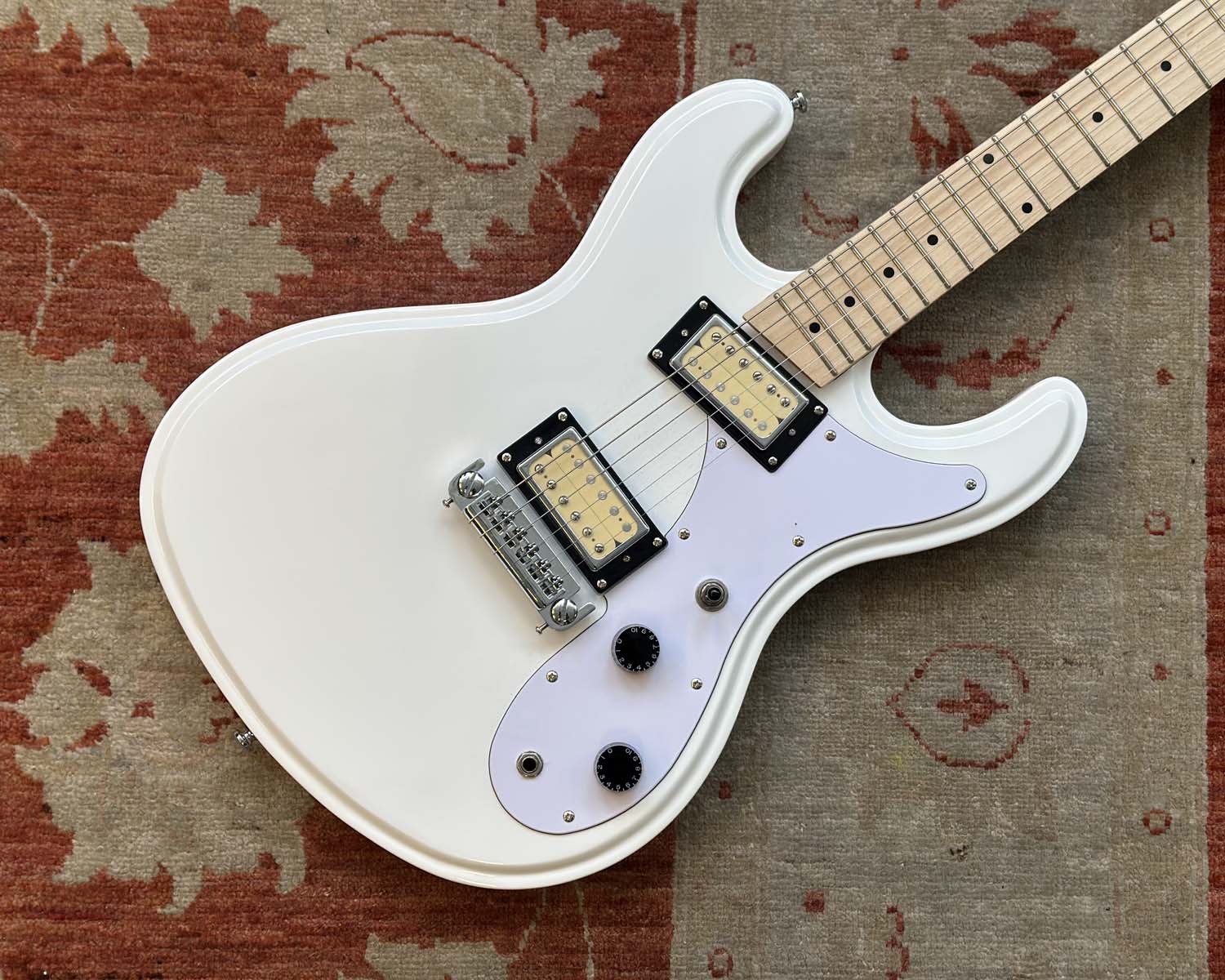 Eastwood Univox Hi-Flier - White – Found Sound