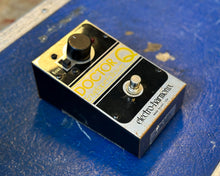 Load image into Gallery viewer, 2002 Electro Harmonix Doctor Q Envelope Follower - Bent Steel Enclosure w/ Original Wooden Box and Paperwork