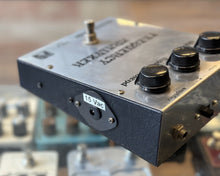 Load image into Gallery viewer, Electro Harmonix Frequency Analyzer