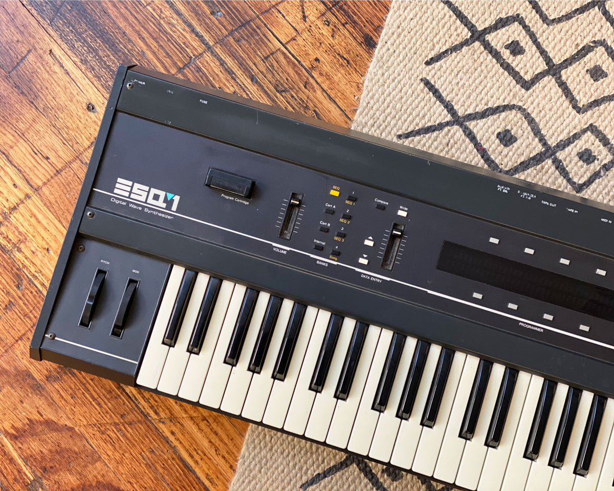 Ensoniq ESQ-1 – Found Sound