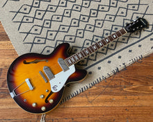 Load image into Gallery viewer, '10 Epiphone Casino - Vintage Sunburst 🇨🇳