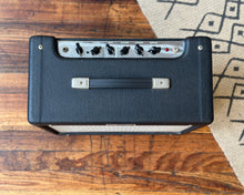 Load image into Gallery viewer, '01 Fender Blues Junior w/ Celestion Greenback - Made in USA