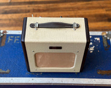 Load image into Gallery viewer, Fender Champ 600