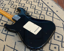 Load image into Gallery viewer, '04 Fender Custom Shop 1960 Stratocaster Relic - Black w/ OHSC - 3.3kg! 🖤