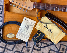 Load image into Gallery viewer, '04 Fender Custom Shop 1960 Stratocaster Relic - Black w/ OHSC - 3.3kg! 🖤