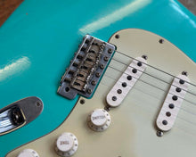 Load image into Gallery viewer, 2002 Fender Custom Shop 1960 Stratocaster Relic