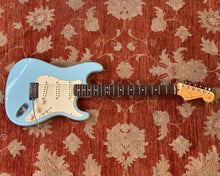 Load image into Gallery viewer, 2009 Fender Custom Shop Custom Deluxe Stratocaster w/ OHSC