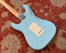 Load image into Gallery viewer, 2009 Fender Custom Shop Custom Deluxe Stratocaster w/ OHSC