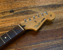 Load image into Gallery viewer, Rare Fender Deluxe Series Cyclone II - Competition Candy Apple Red