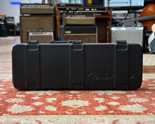 Load image into Gallery viewer, Fender Deluxe Molded Strat/Tele Case