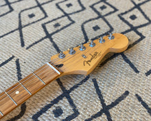 Load image into Gallery viewer, Fender Duo-Sonic HS - Daphne Blue