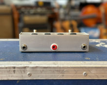 Load image into Gallery viewer, Vintage 1969 Fender Blender