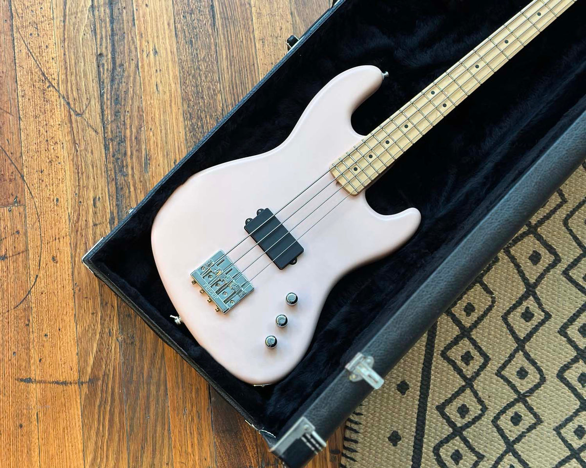 Fender Flea Signature Active Jazz Bass - Shell Pink