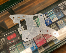 Load image into Gallery viewer, '90s Fender Jazzmaster 3-ply Parchment Pickguard - MIJ / CIJ