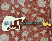 Load image into Gallery viewer, 1962 Pre-L Series Fender Jazzmaster - Olympic White (Refin)